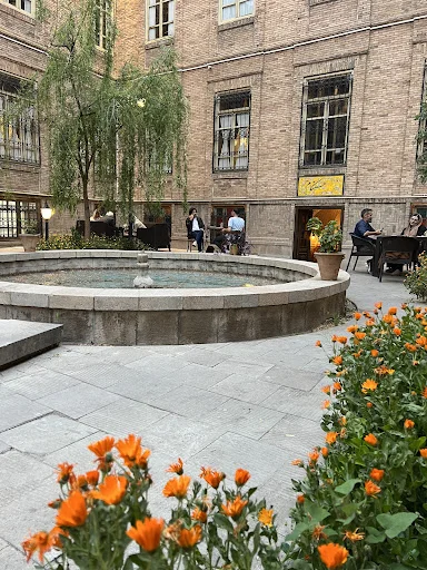 کافه کتاب هنگام