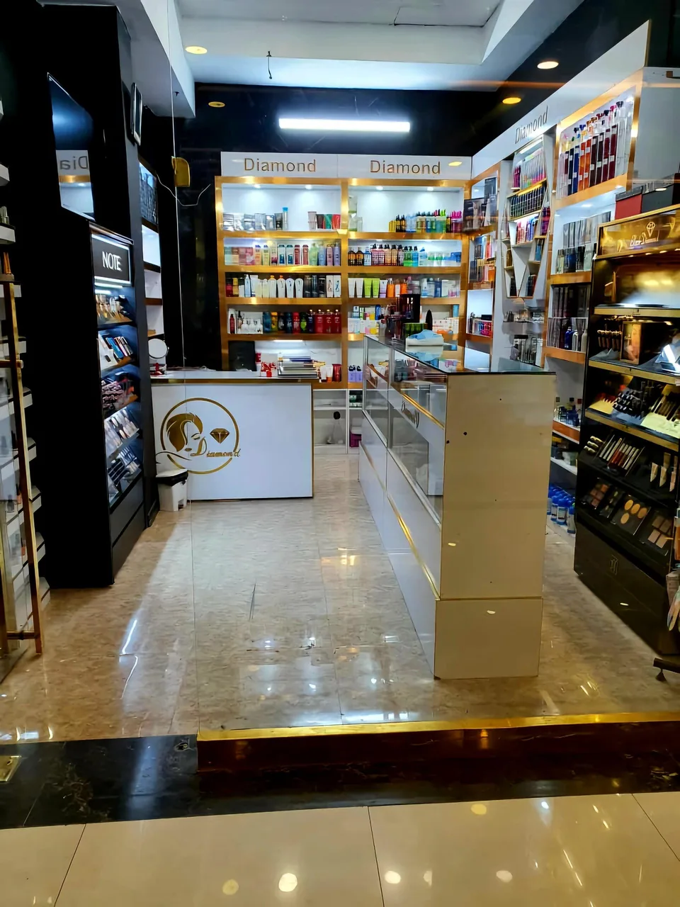 لوازم آرایشی و بهداشتی دیاموند