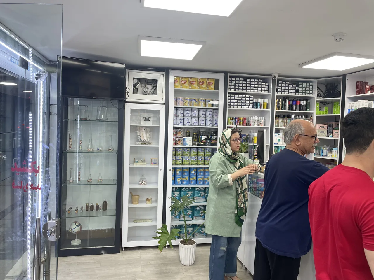 داروخانه شبانه روزی دکتر سینا قوچانی - تصویر 2