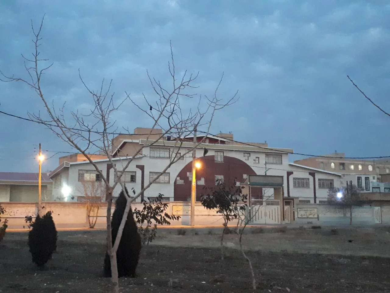 دبیرستان دوره اول بحرینی - تصویر 3