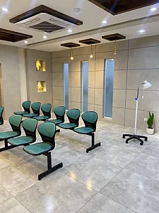 دکتر علیرضا آزادوار