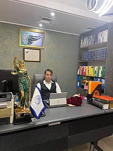 پویا فهیم وکیل پایه یک
