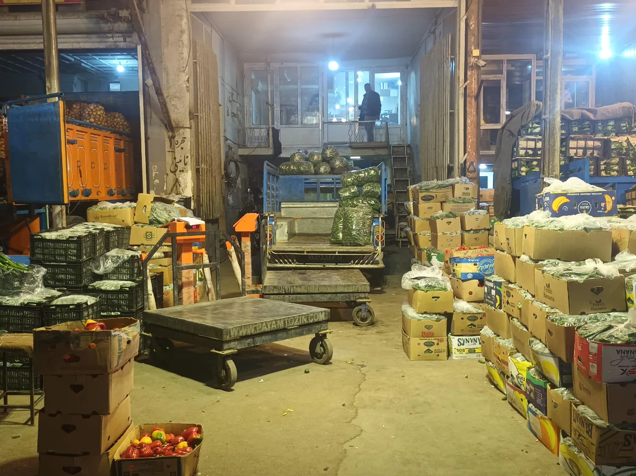 بارفروشی و حق العمل کاری نائینی - میوه و تره‌بار در همدان - تصویر 4