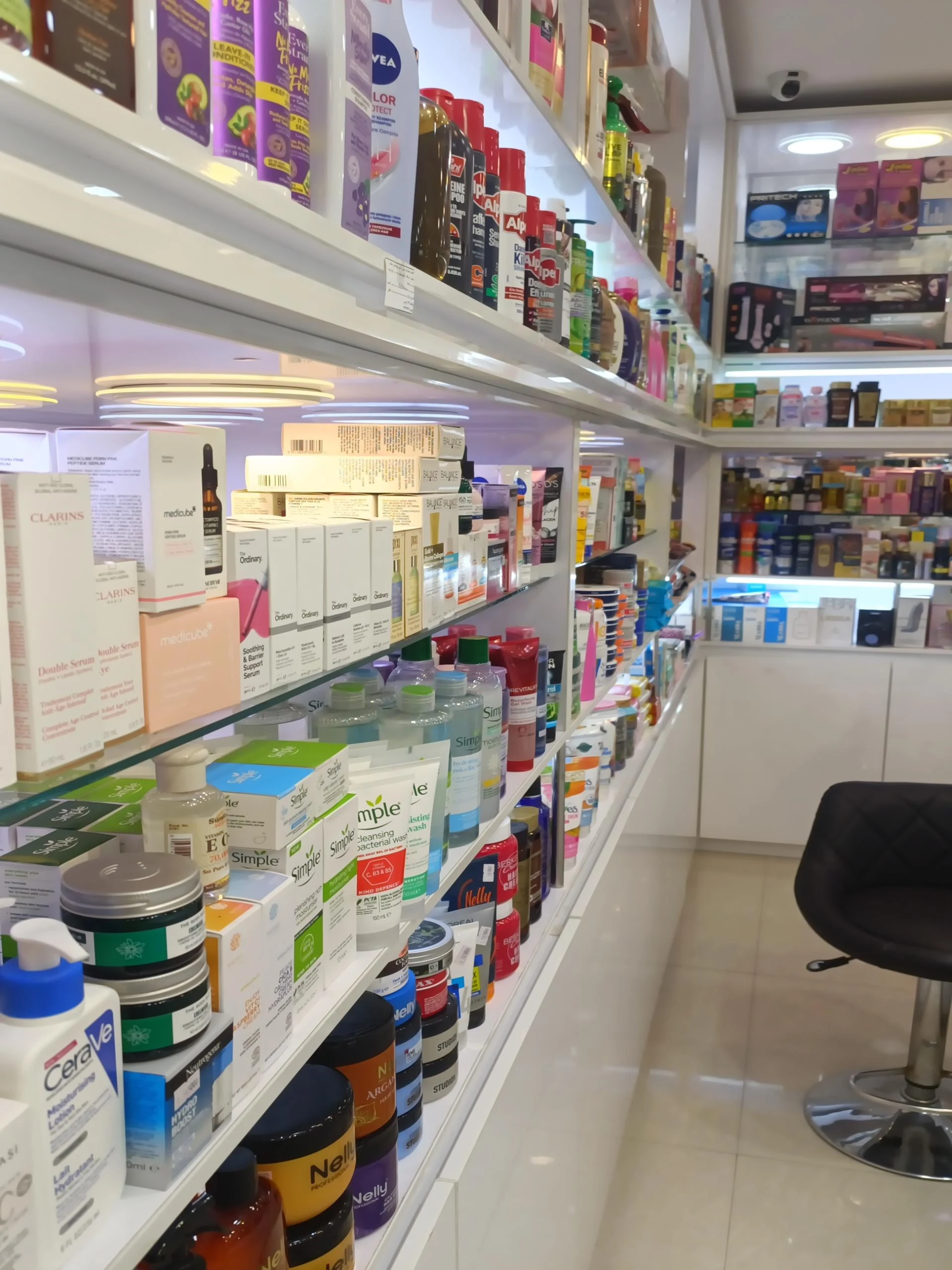 گالری ارایشی و بهداشتی بی بی گل