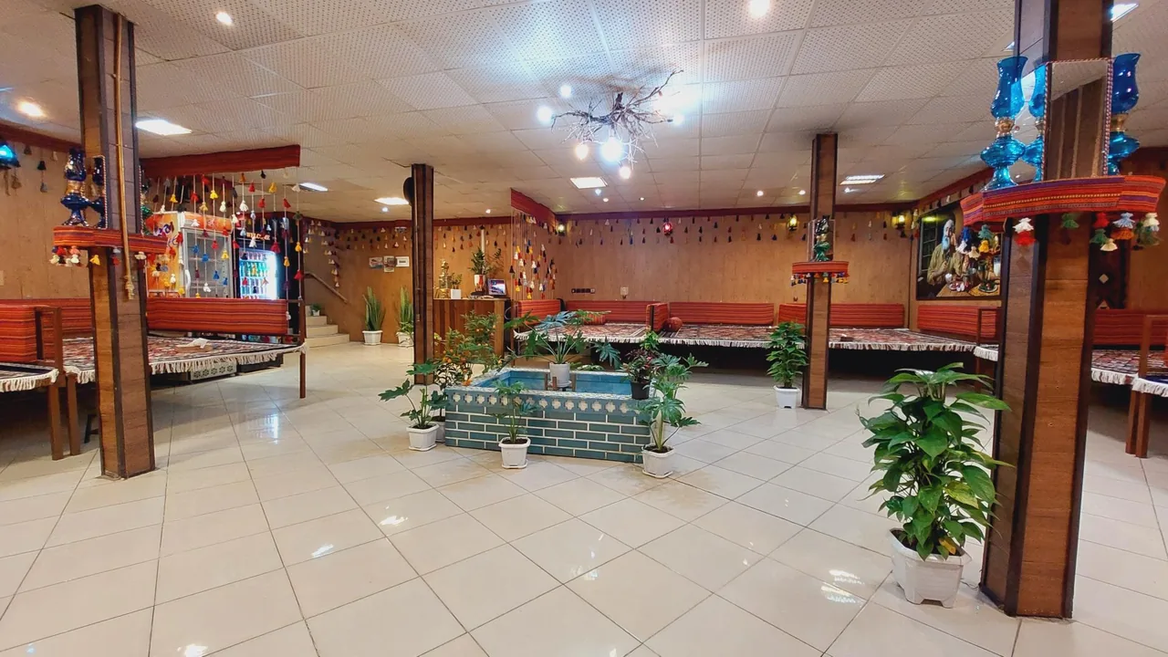 دیزی سرای چهارباغ انجدان شعبه ۲ - تصویر 3