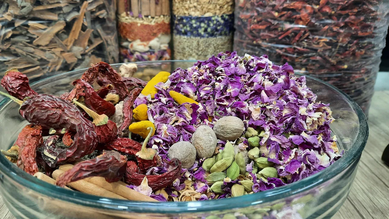 عطاری بهارنارنج پاینده - طب سنتی و عطاری در همدان - تصویر 2