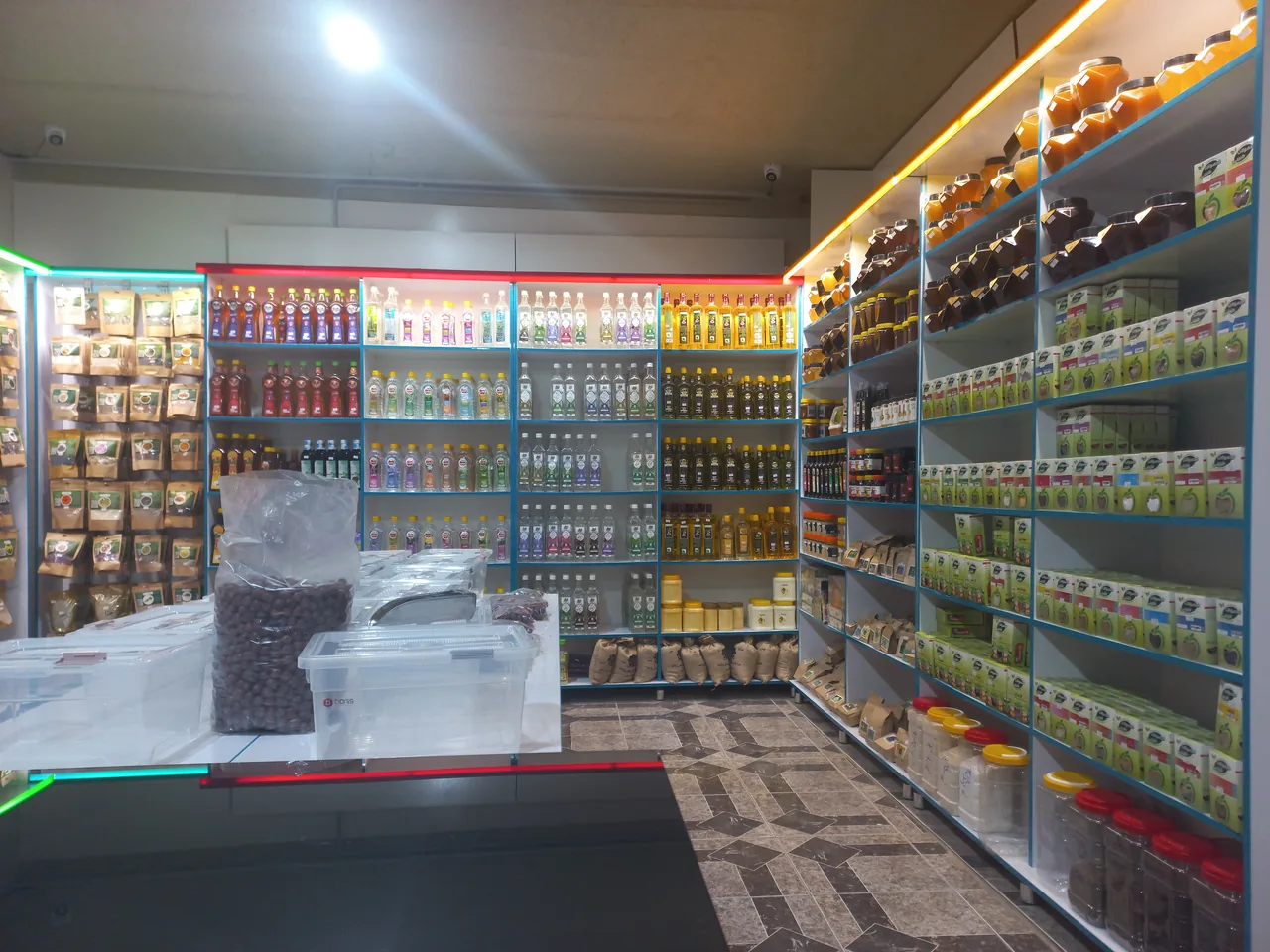 عطارخانه - طب سنتی و عطاری در همدان