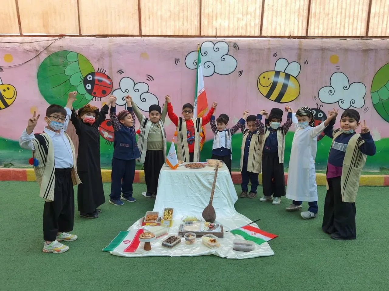 دبستان دخترانه اقبال نخبگان غیردولتی