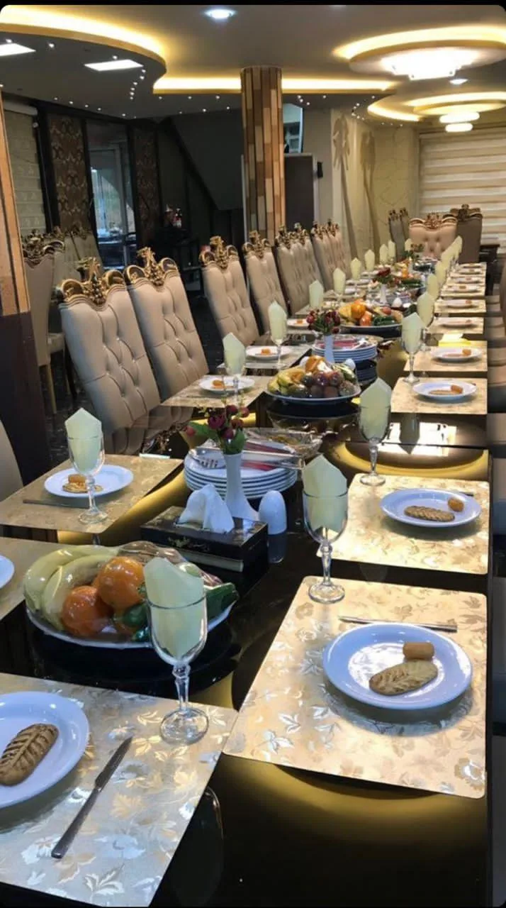 باغ رستوران عطر سیب