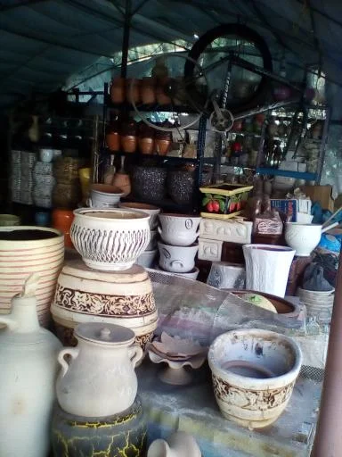 فروشگاه و نمایشگاه سفالینه آراز