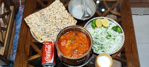 سفره خانه سنتی عمارت آذربایجان