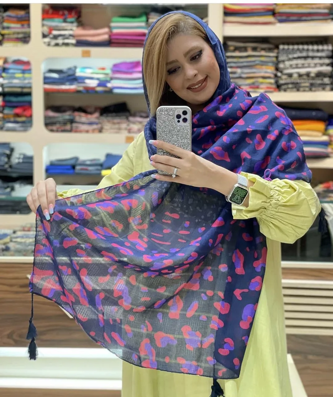 شال و روسری سلینا