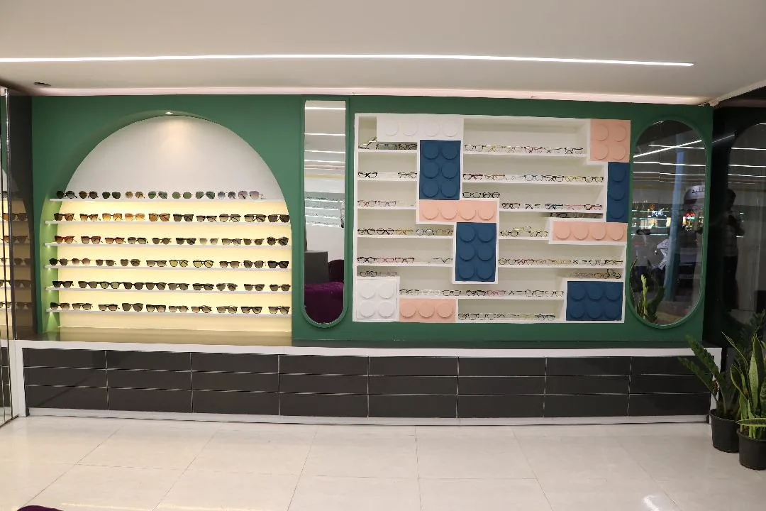 عینک مشاهیر شعبه ۲
