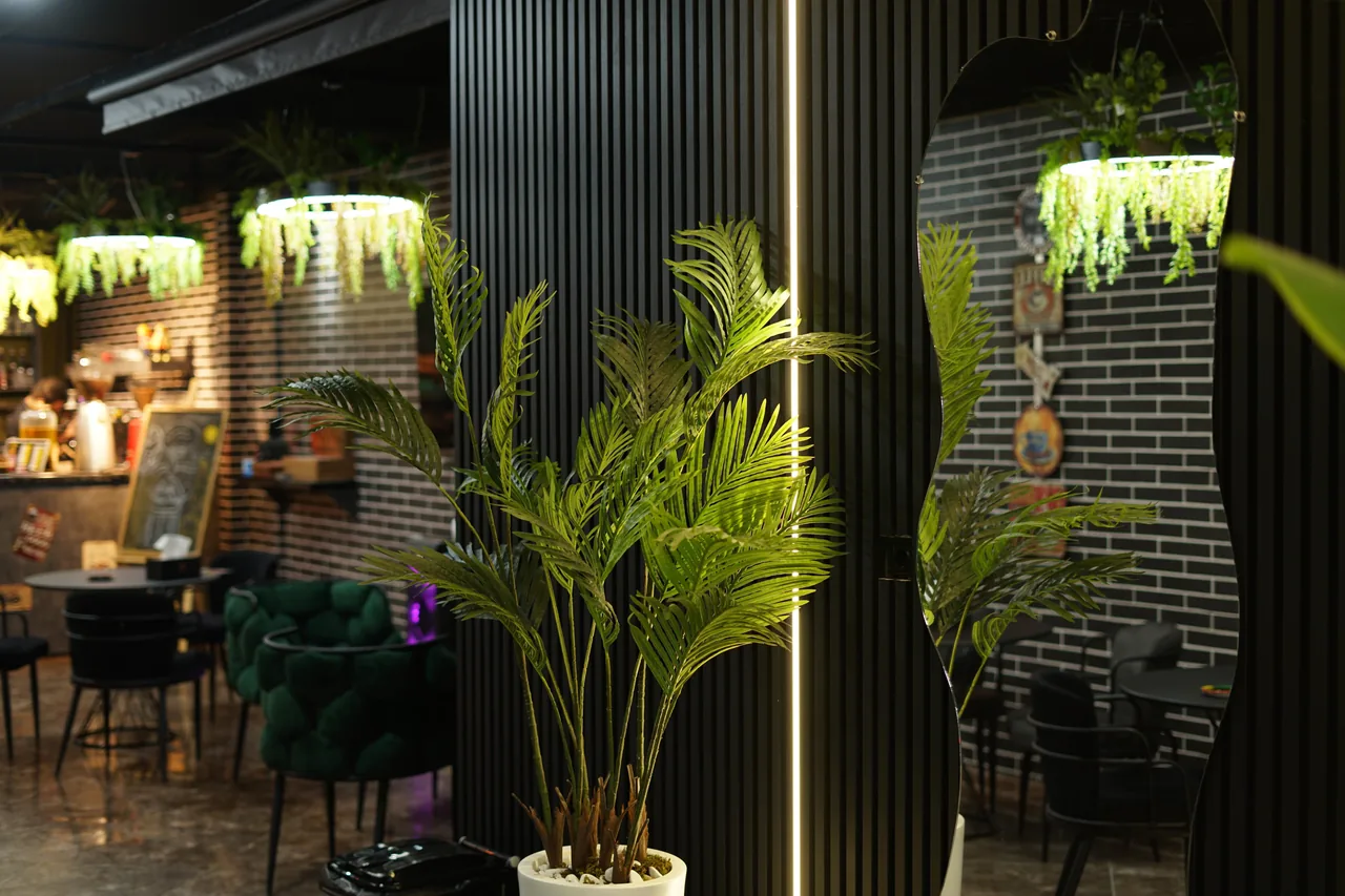 کافه شهرام  Shahram Cafe - تصویر 4