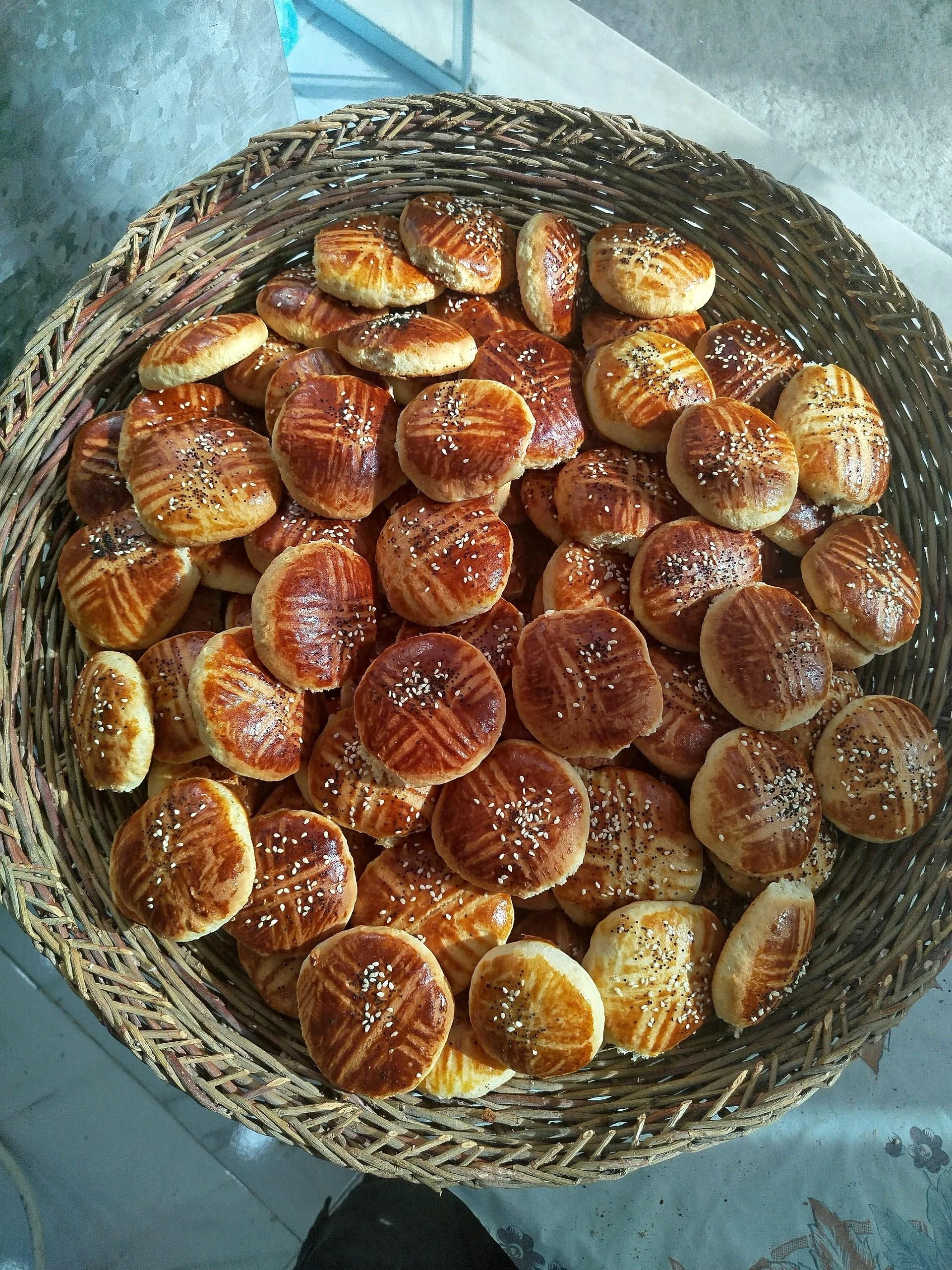 شیرینی فروشی بردیا - قنادی و شیرینی در اراک