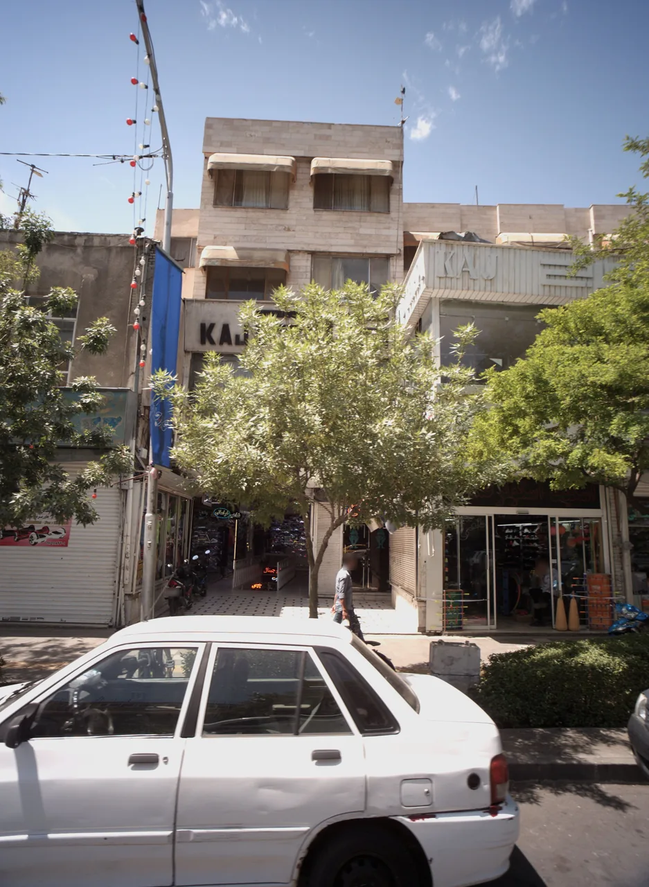 فروشگاه لوازم ورزشی شاهین - تصویر 3
