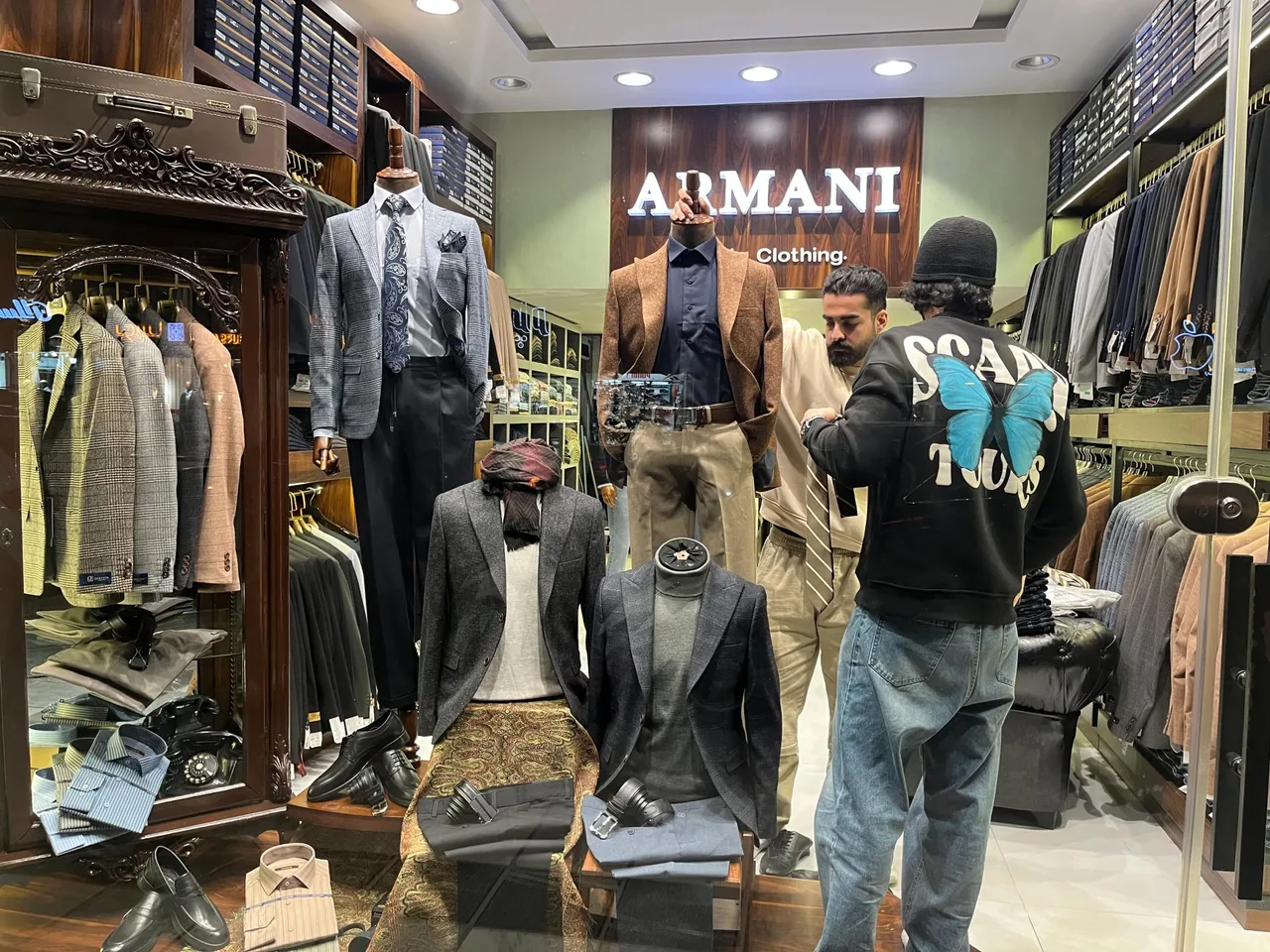 پوشاک آرمانی - تصویر 3