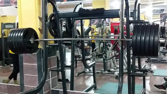 باشگاه بدنسازی میثم