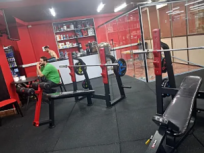 باشگاه بدنسازی رِدلاین