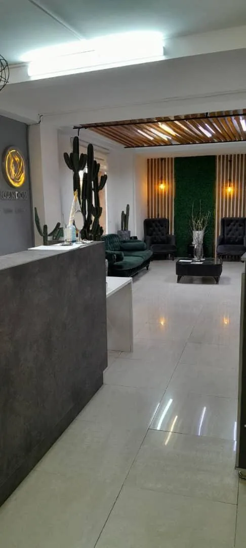 کلینیک زیبایی پوست مو گندم
