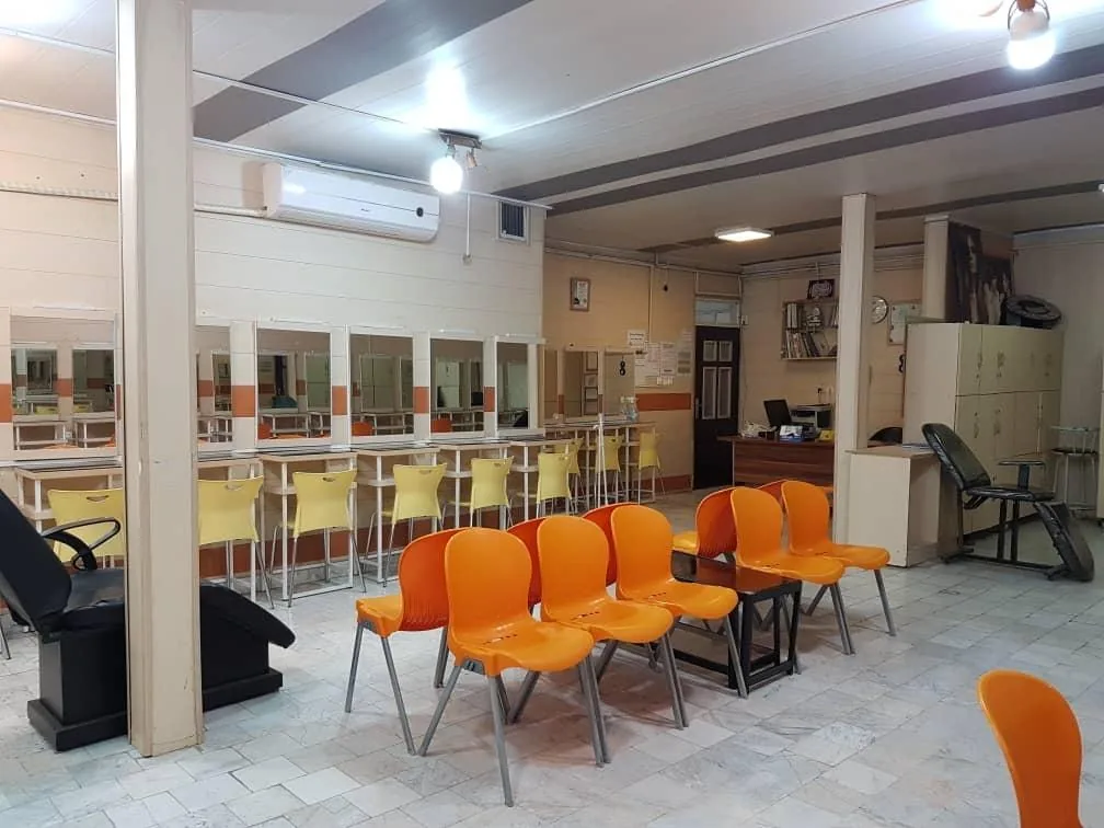 آموزشگاه مراقبت زیبایی و آرایشگاه مایا - تصویر 2