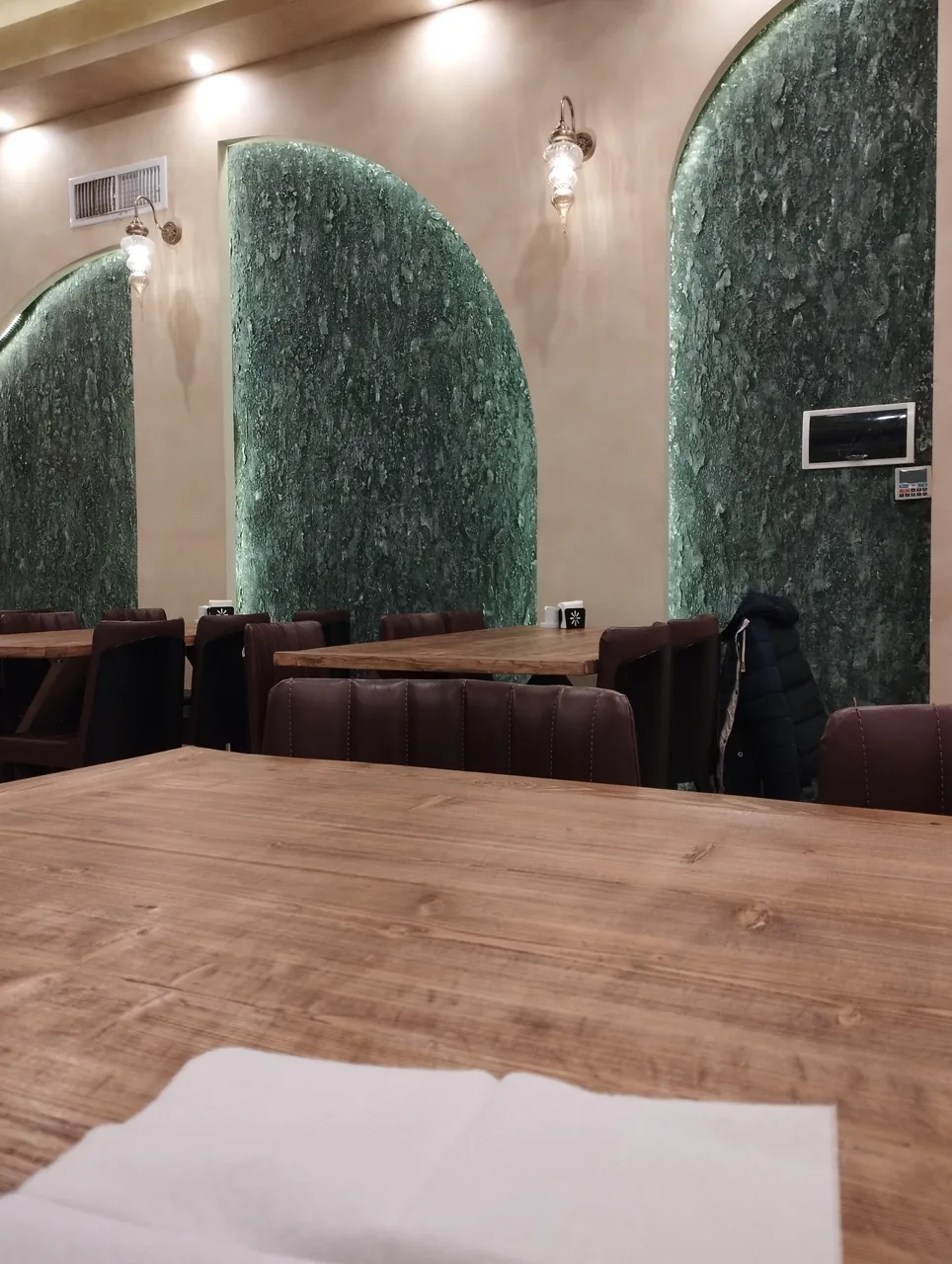 رستوران باغچه باربیکیو - تصویر 2