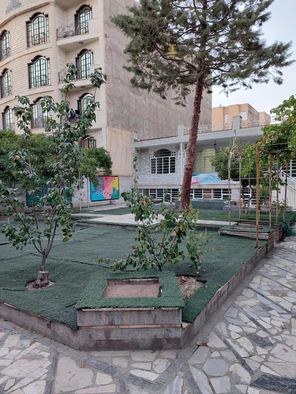 دبیرستان غیر دولتی نخبگان آینده ساز - تصویر 2