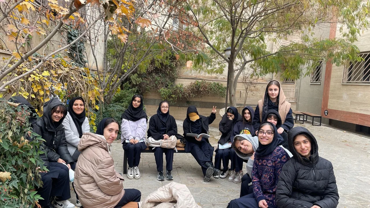 دبیرستان غیر دولتى دخترانه دانشیار - تصویر 5