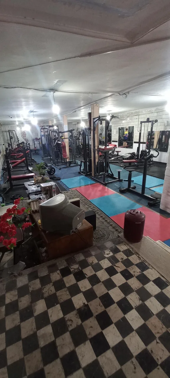 باشگاه بدنسازی اکسیژن مثبت