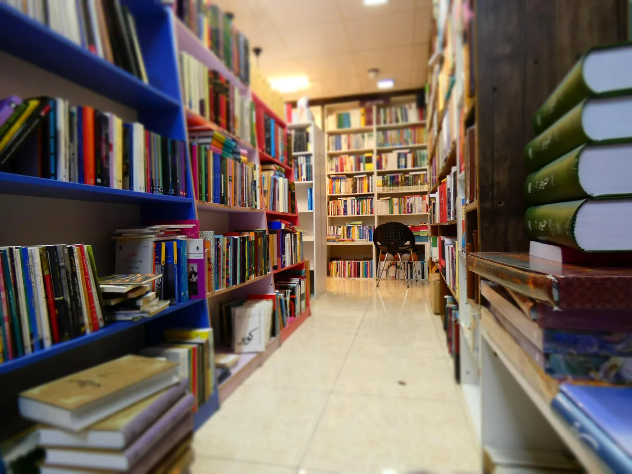 کتاب‌فروشی نشر وارش - تصویر 2