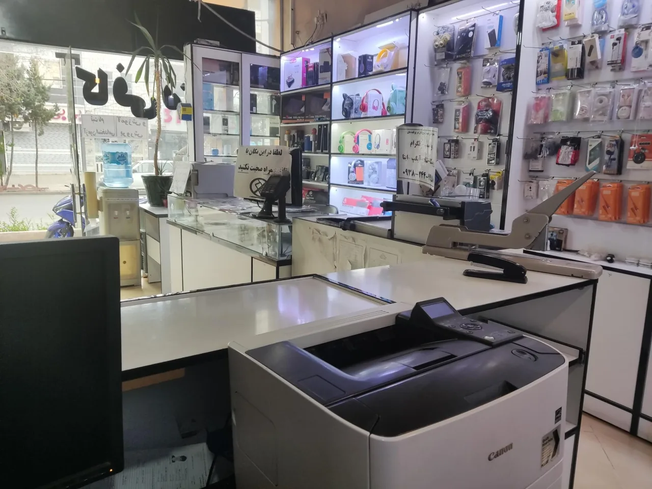 کافی نت و لوازم جانبی کامیپوتر و موبایل دانشجویان - تصویر 2