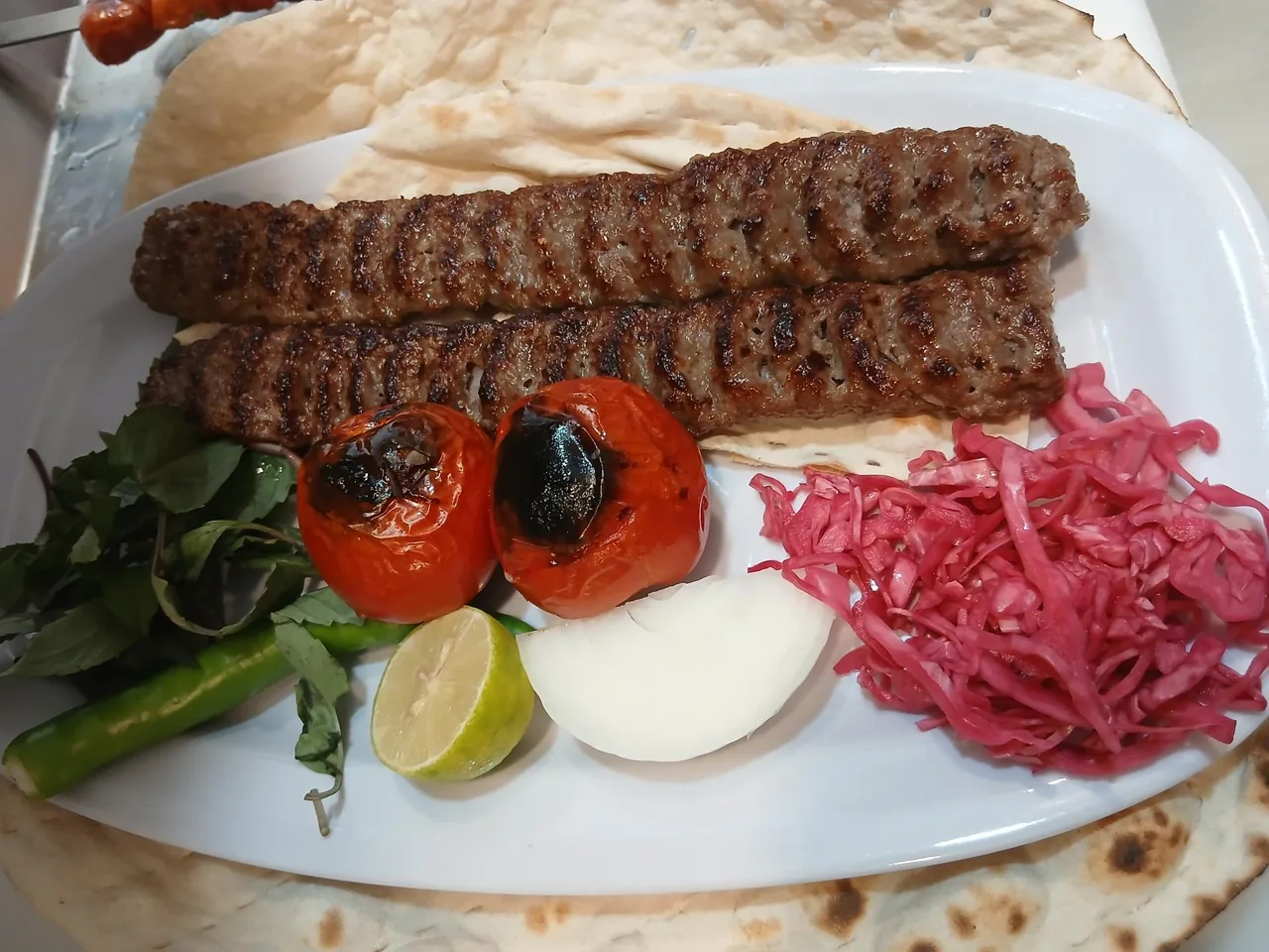 نان داغ کباب داغ فاخر - کبابی و چلوکبابی در زنجان - تصویر 2