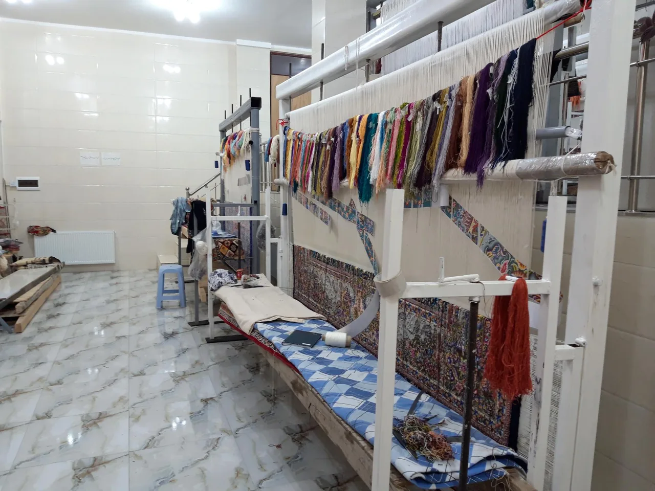 کارگاه تولیدی فرش دستباف - فرش و موکت در زنجان - تصویر 2