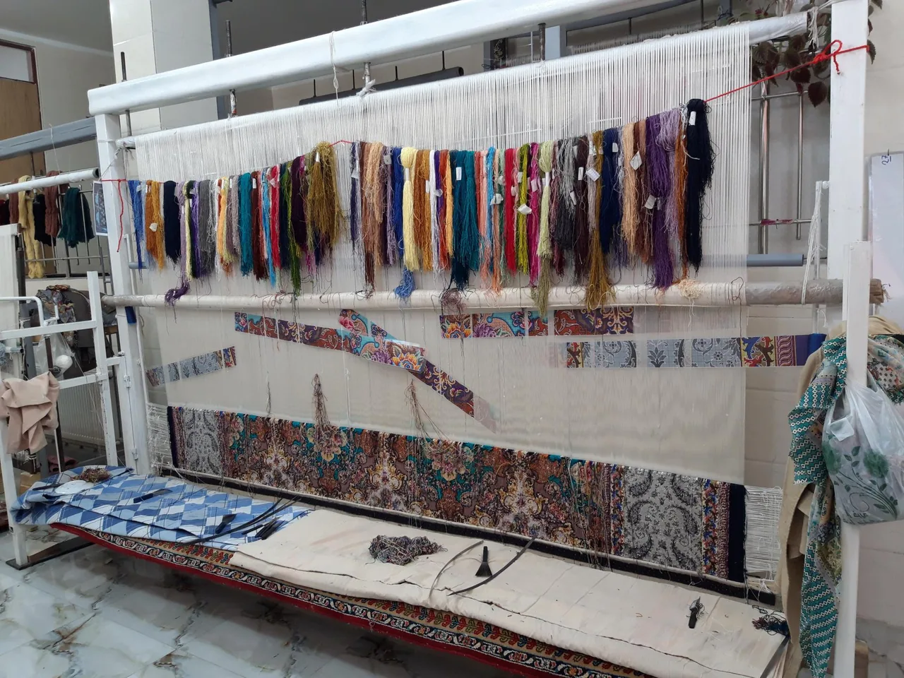 کارگاه تولیدی فرش دستباف - فرش و موکت در زنجان - تصویر 5