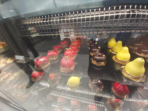 قنادی تک درخت