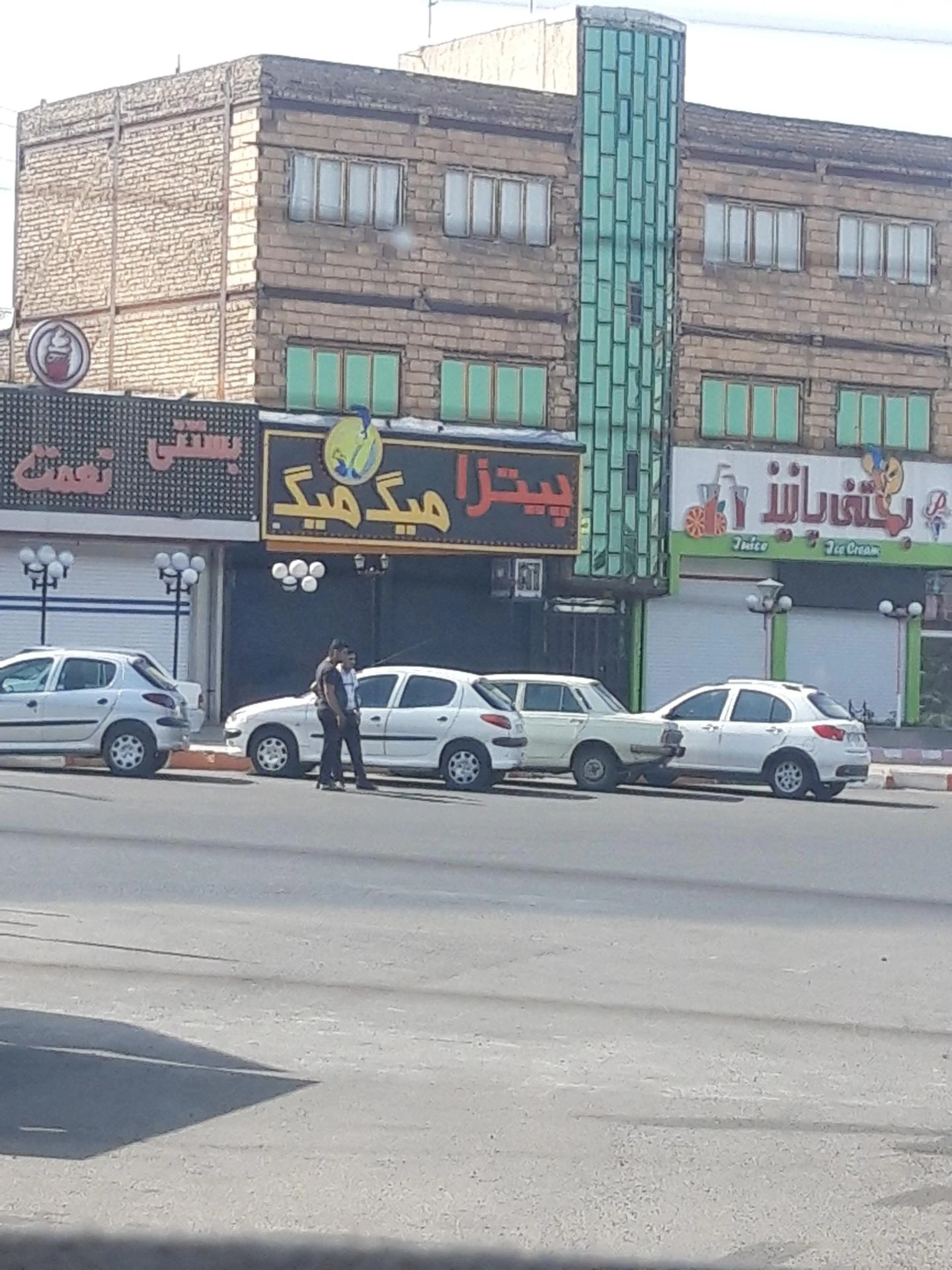فست فود خروس - تصویر 2