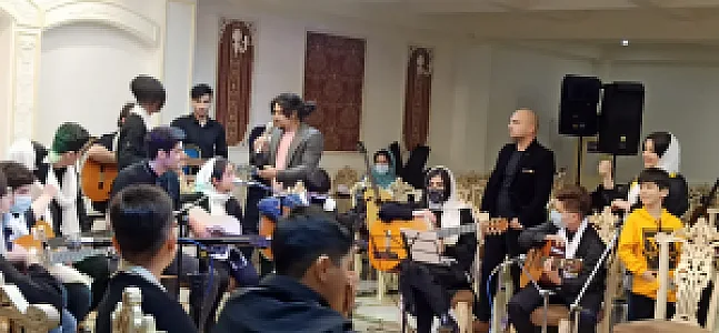 آموزشگاه موسیقی مهران بروشک