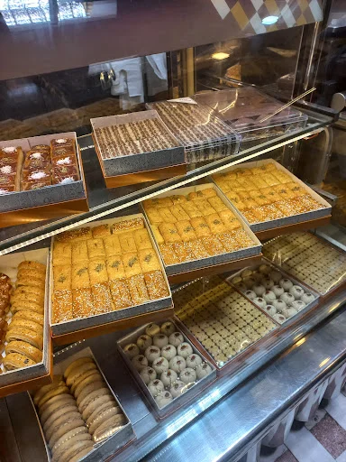 قنادی مشاور