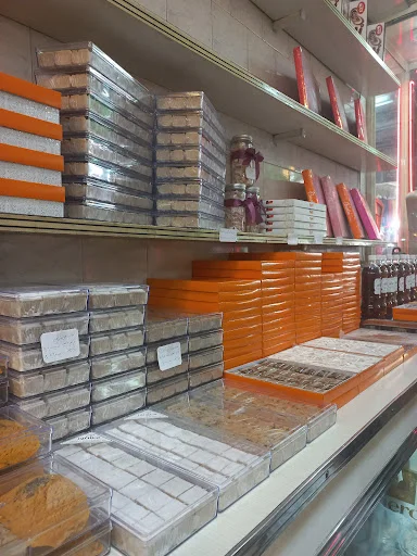 قنادی مشاور