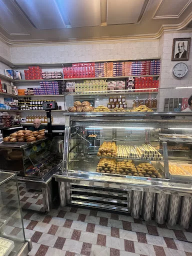 قنادی مشاور