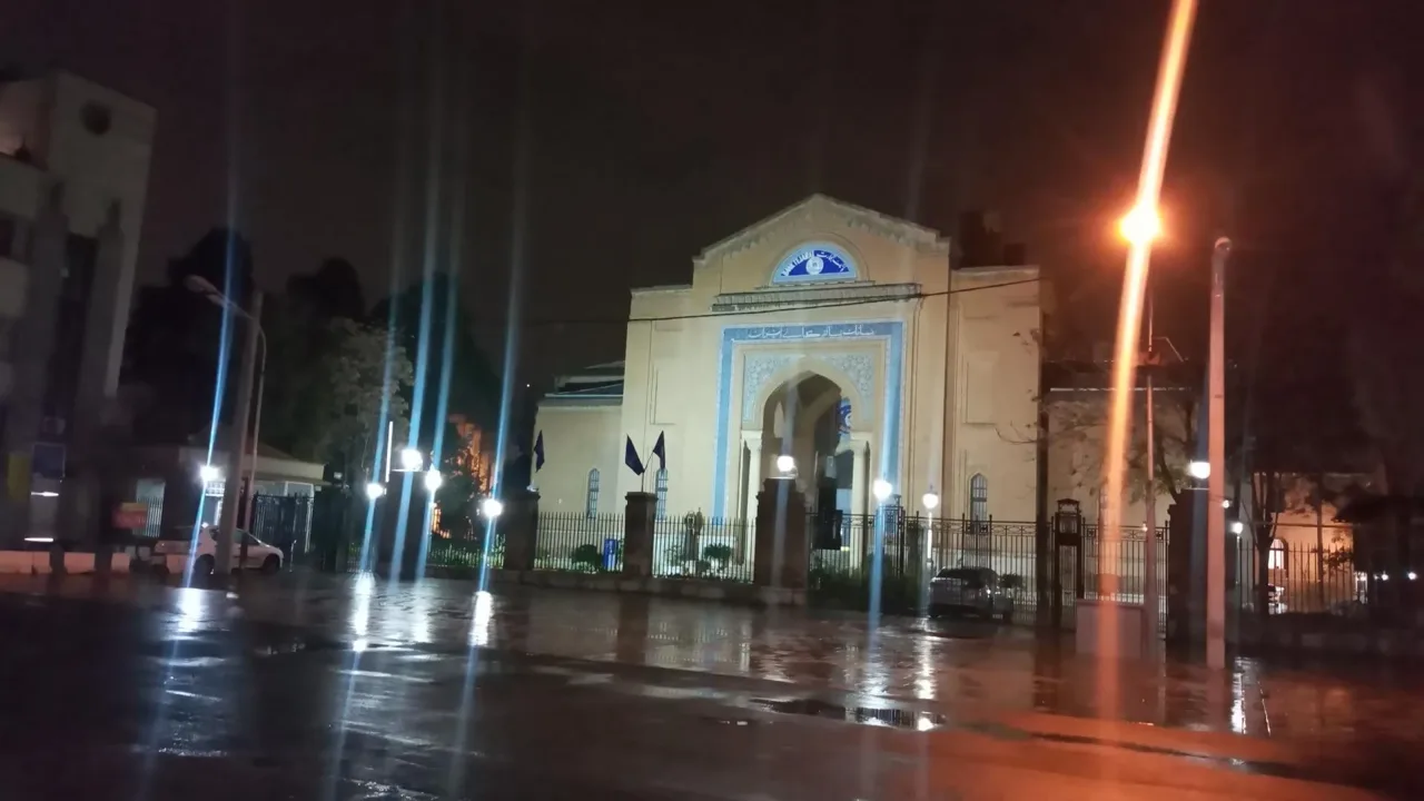 بانک تجارت (میدان امام خمینی تهران) - تصویر 2