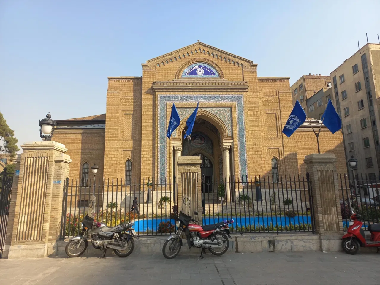 بانک تجارت (میدان امام خمینی تهران) - تصویر 5