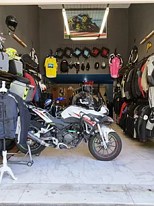 فروشگاه تجهیزات موتورسواری BLUEXMOTOR
