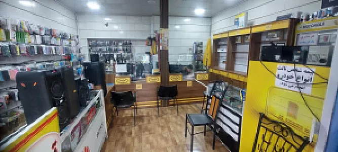 مرکز ارتباط با ایرانسل، تاج موبایل