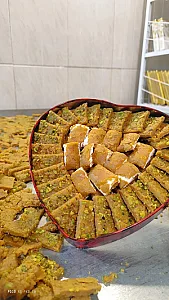 قنادی پرستو