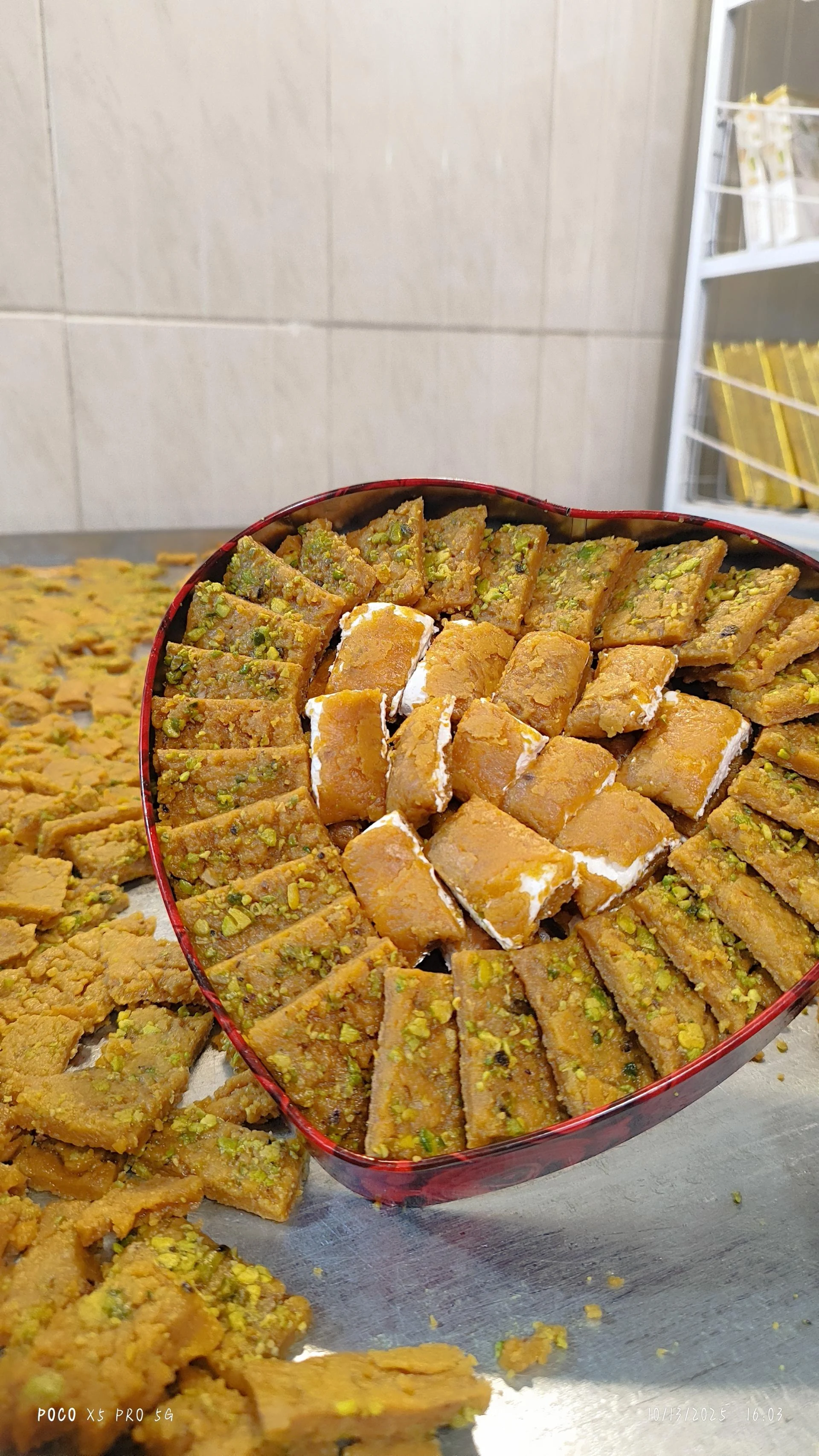 قنادی پرستو