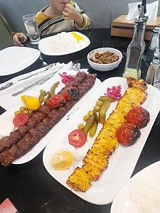 رستوران گلریز