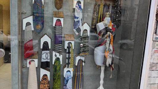 مانتو بانو