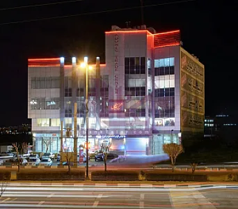 تالار آدونیس