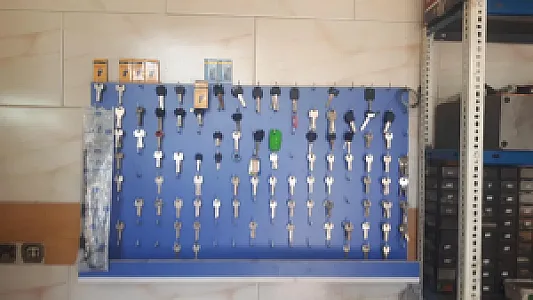 قفل وکلید سازی اتومبیل و منازل اسکندری
